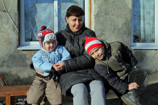 Ukraininische Flüchtlingsfamilie in Russland