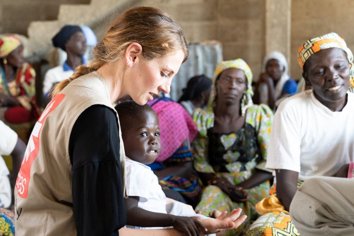 zwei Frauen im Gespräch