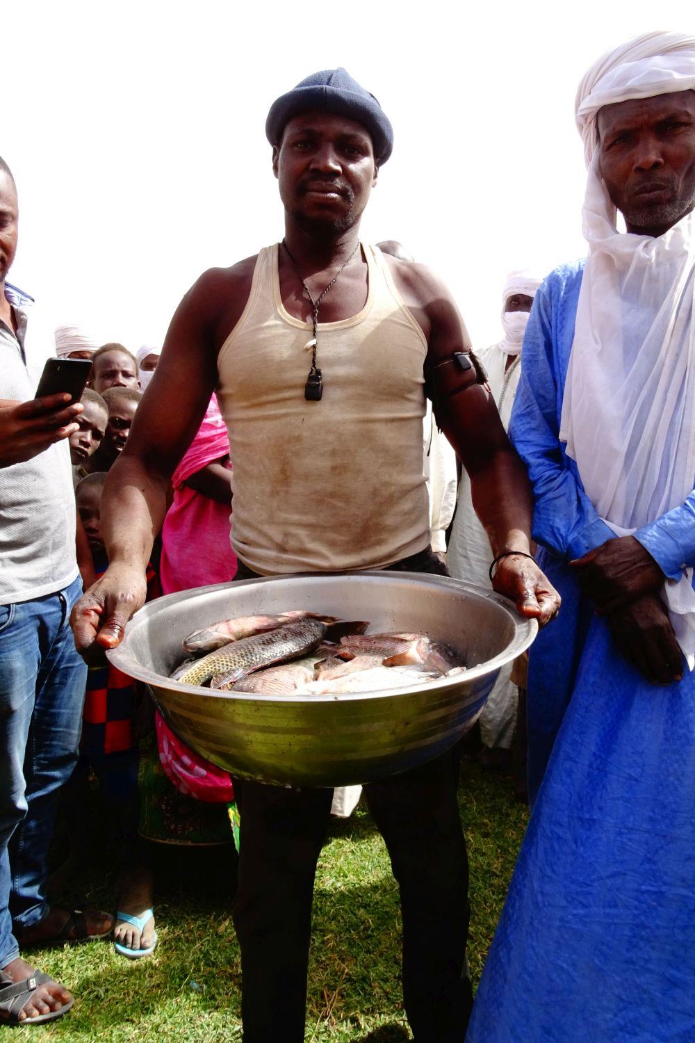 In Mamdi erhalten die Fischer Unterstützung durch ein Solidarprojekt – es wird durch öffentlich finanzierte Spenden realisiert.