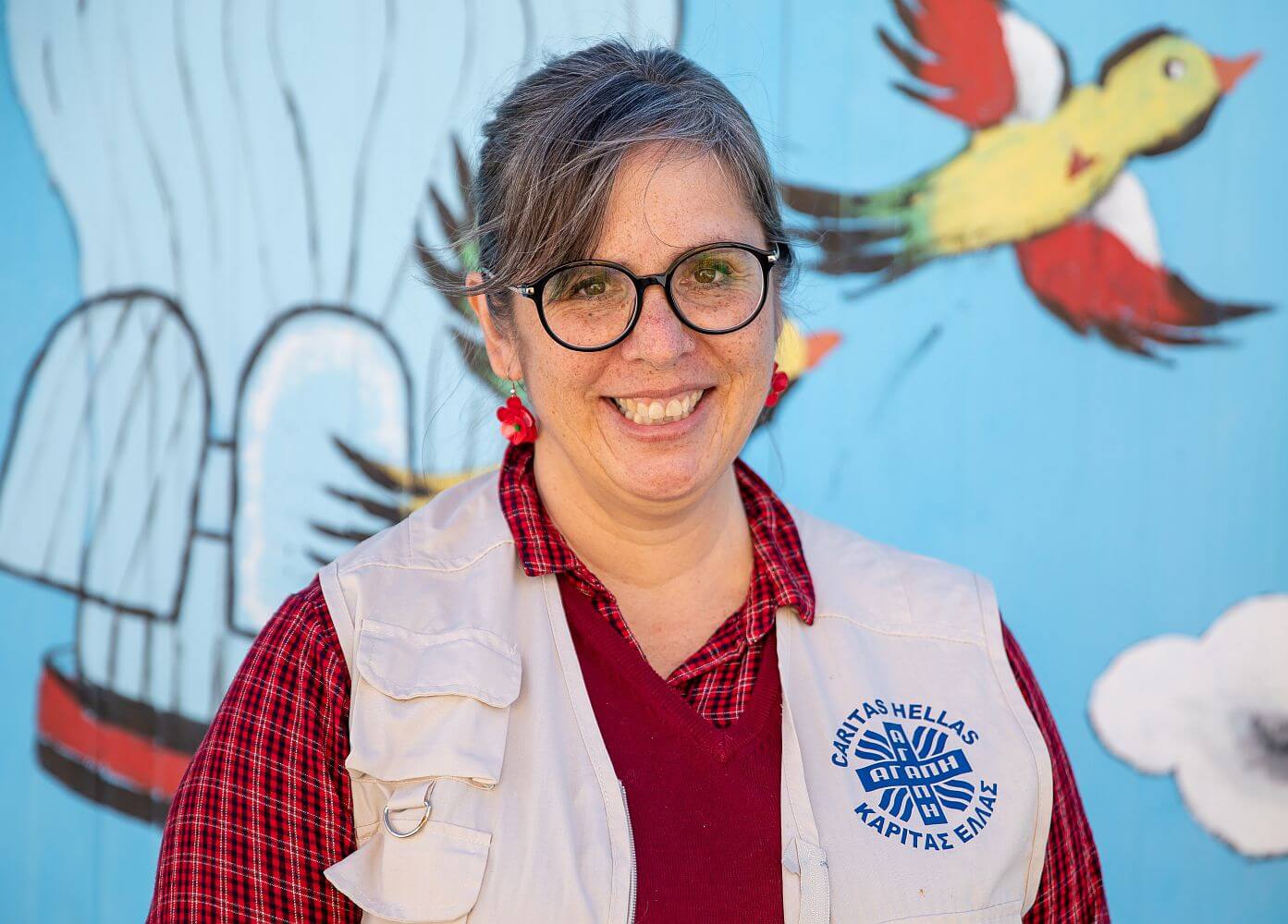 Portrait von Caritas-Lehrerin Hannah im Camp Mavrovouni